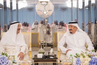 Saudi King Receives Bahrain's King Over Qatar Issue - Jeddah