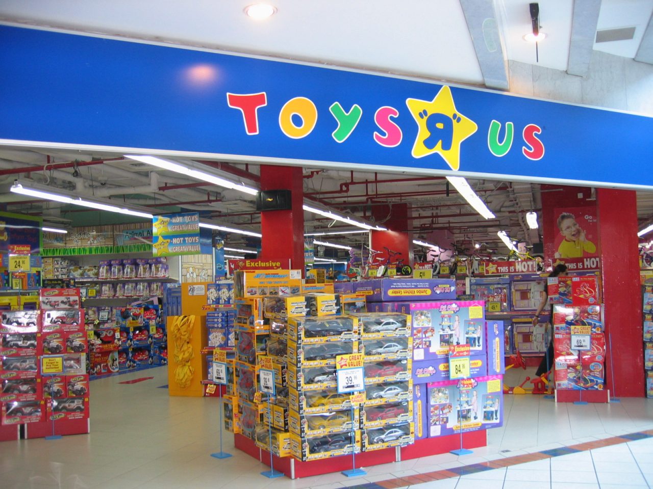Toys R Us is closing down because kids don't go to shops anymore