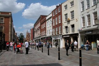 Worcester_High_Street_-_geograph.org.uk_-_193316