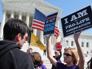 799px-37a.HealthCareReformProtests.SupremeCourt.WDC.27March2012_(6876855694)