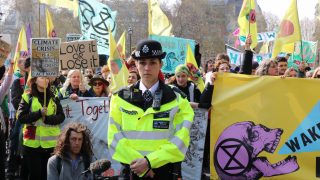 extinction-rebellion-london-police-offer-2772602