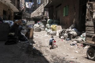 egypt-garbage-city_t20_ne46eK