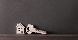 house-home-keys-owner-home-ownership-property-real-estate-realtor-keychain-loan_t20_E43mWY