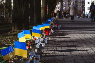 yellow-support-blue-flag-peace-ukraine-sorrow-candles-solidarity-no-war_t20_eB73gm